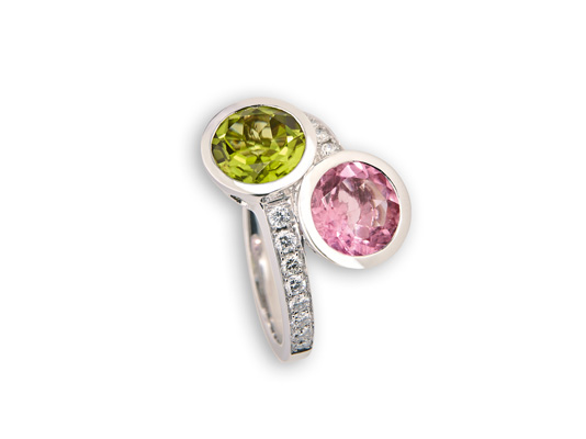 Ring Weißgold mit Diamanten mit Peridot und rosa Turmalin in Hamburg kaufen, bei Juwelier Wilm, Ballindamm
