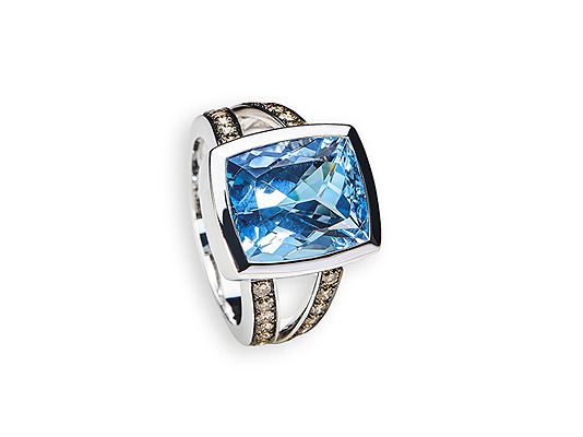 Blautopas Ring Weißgold mit braunen Diamanten in Hamburg kaufen, bei Juwelier Wilm, Ballindamm