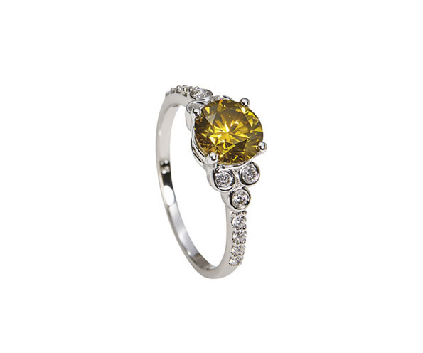 Weißgold Diamant-Ring mit farbigem Diamanten in Hamburg kaufen, bei Juwelier Wilm, Ballindamm 26